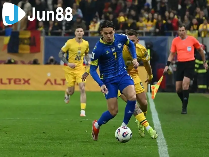 Bosnia & Herzegovina và Romania cùng Áo đang chiến đấu để giành 1 suất đi tiếp (Ảnh: Eurosport)