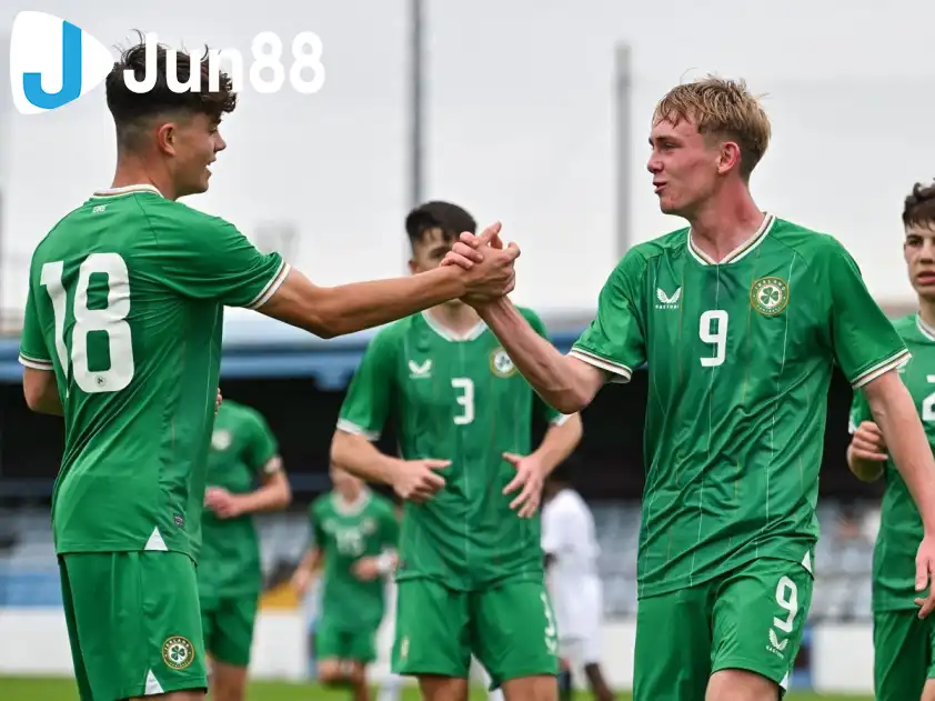 U17 Ireland đã có 2 chiến thắng ở 2 lượt trận đầu (Ảnh: ESPN) U17 Ireland đã có 2 chiến thắng ở 2 lượt trận đầu (Ảnh: ESPN)